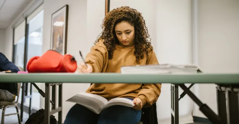 évaluez vos compétences avec notre outil d'évaluation des compétences. obtenez des retours personnalisés et découvrez vos points forts pour mieux orienter votre parcours professionnel.