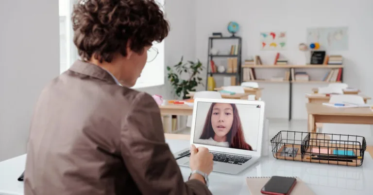 découvrez l'avenir de l'éducation avec nos ressources sur l'éducation numérique. explorez les technologies innovantes, les outils d'apprentissage en ligne et les méthodes d'enseignement modernes qui transforment l'apprentissage à l'ère numérique.