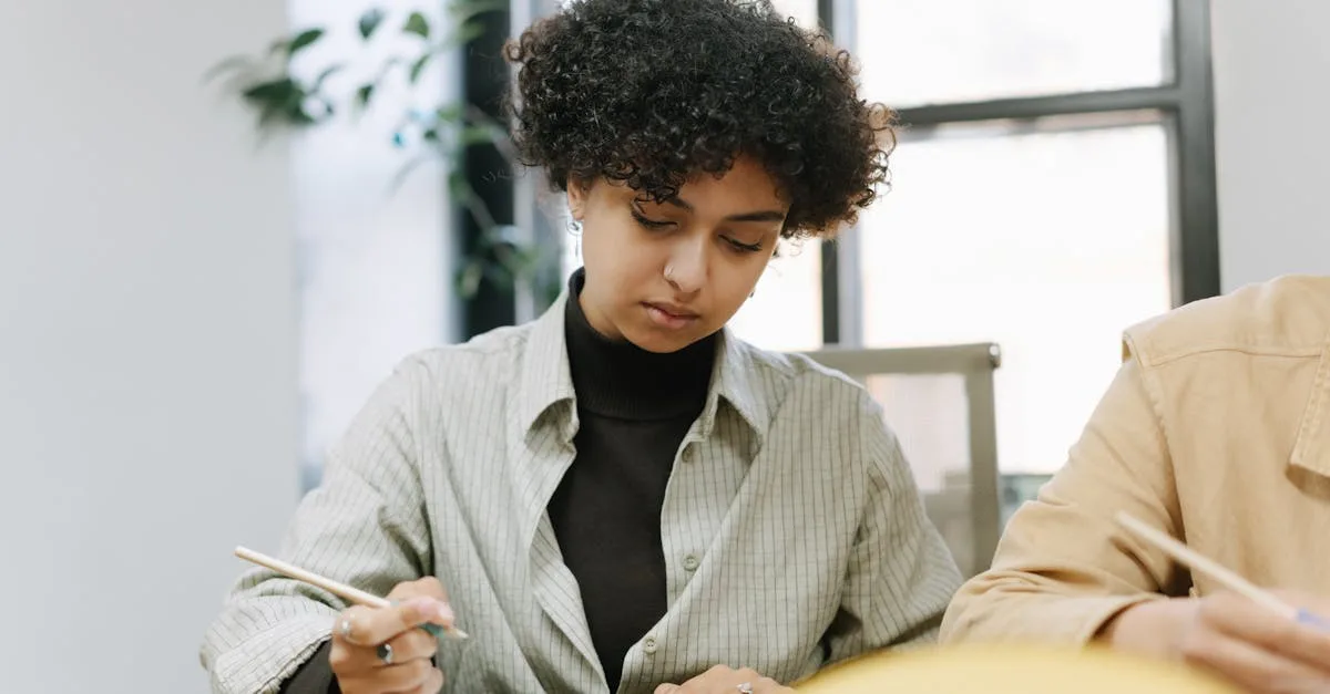 découvrez notre formation d'assistant éducatif, conçue pour vous fournir les compétences nécessaires pour soutenir les enseignants et accompagner les élèves dans leur apprentissage. une préparation pratique et théorique pour un rôle essentiel dans le milieu éducatif.