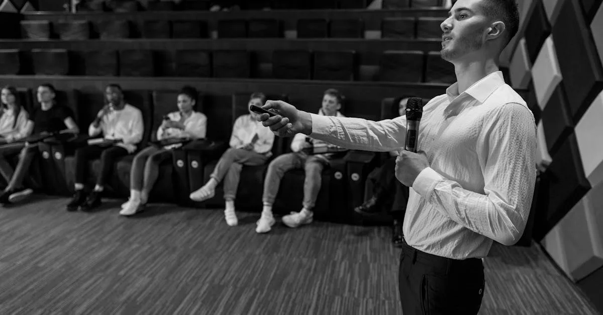 découvrez notre formation d’assistant commercial à distance : développez vos compétences en gestion commerciale, prospection et relation client, tout en travaillant depuis chez vous. idéale pour acquérir une expertise professionnelle recherchée sur le marché du travail.