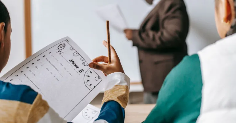 découvrez une sélection d'exercices d'écriture variés pour améliorer votre style, booster votre créativité et perfectionner vos compétences rédactionnelles, quel que soit votre niveau.