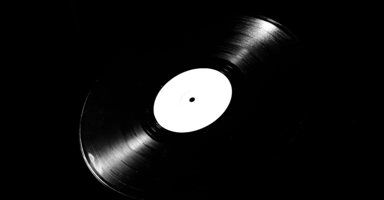 découvrez les causes, symptômes et traitements de la hernie discale pour mieux comprendre cette affection douloureuse et améliorer votre qualité de vie.