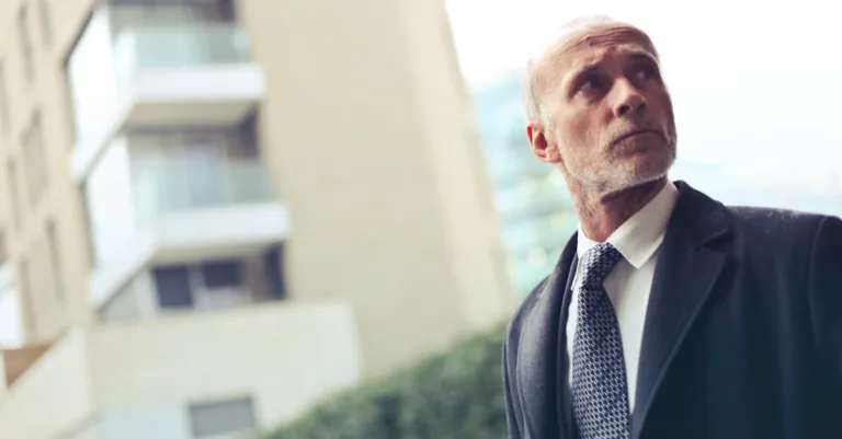 découvrez comment réussir une reconversion professionnelle après 40 ans avec des conseils pratiques et des stratégies adaptées pour donner un nouveau souffle à votre carrière.