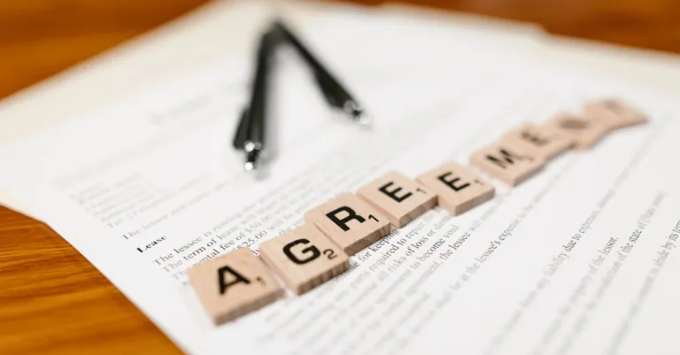 exemple de lettre de renouvellement de contrat pour formaliser la prolongation d'un accord professionnel ou commercial de manière claire et professionnelle.