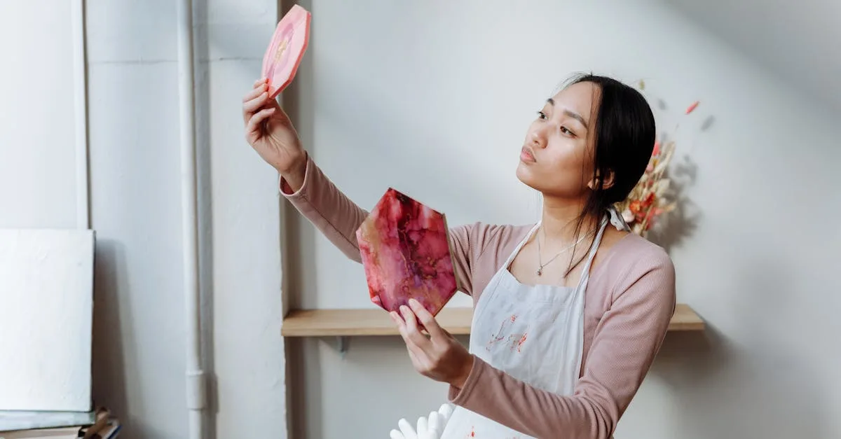 découvrez des créations uniques en résine jesmonite alliant esthétique et durabilité, parfaites pour une décoration moderne et artistique.