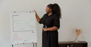 découvrez comment les micro-entrepreneurs peuvent bénéficier d'aides financières et de soutiens adaptés pour développer leur activité avec succès.