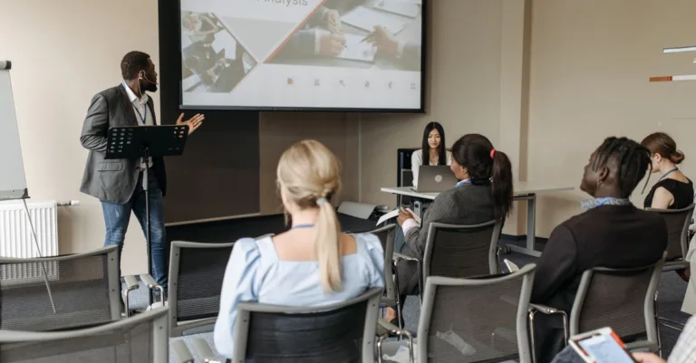 formation auditeur : développez vos compétences en audit pour garantir la conformité et améliorer les performances de votre organisation.