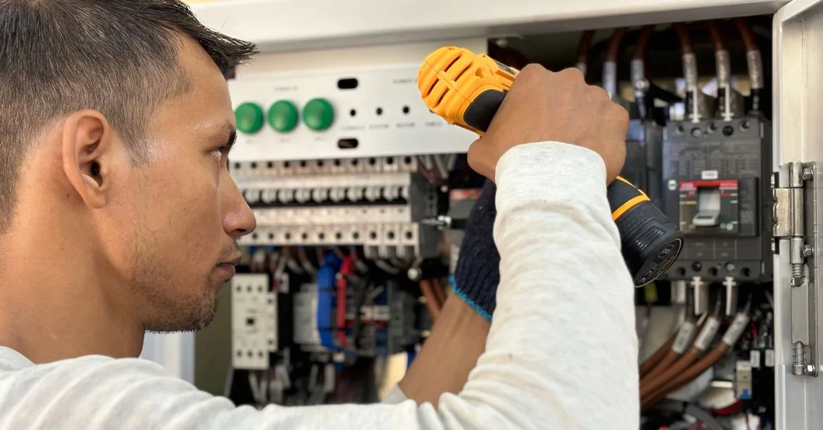 évaluation des compétences en électricité : testez et certifiez vos aptitudes professionnelles pour garantir sécurité et qualité dans vos interventions électriques.