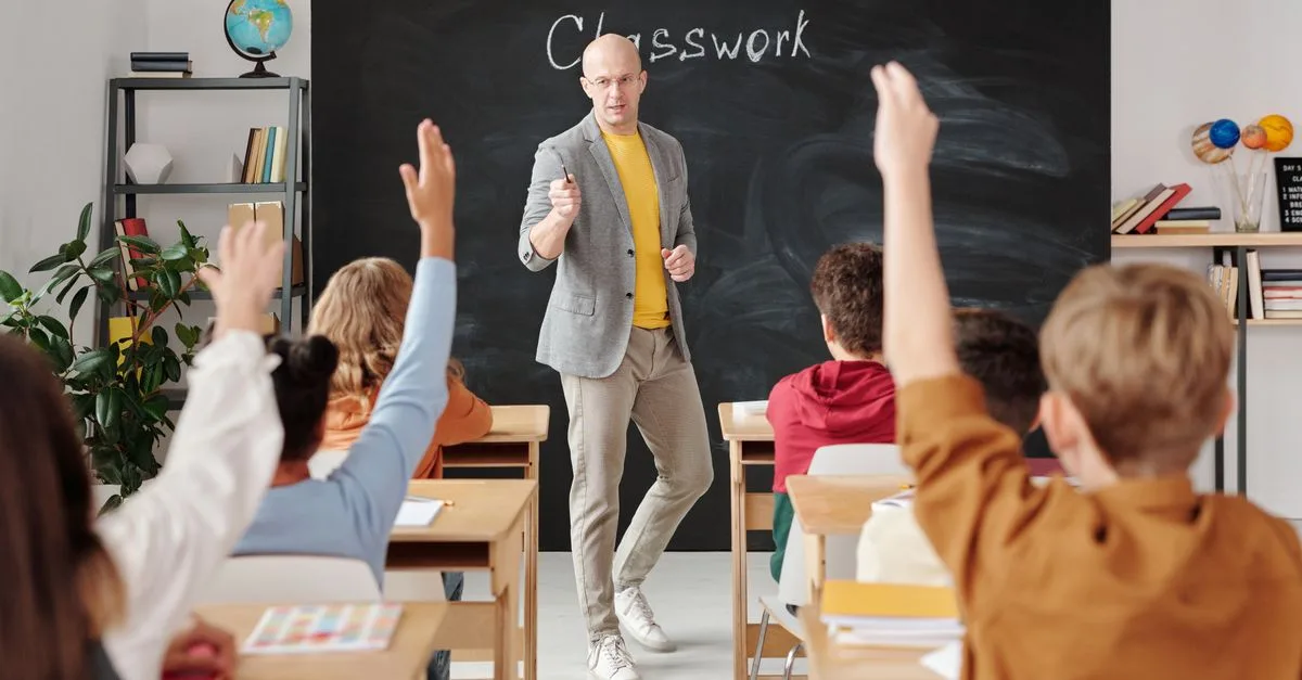 découvrez des solutions efficaces pour la gestion scolaire, incluant l'administration des étudiants, la planification des cours, et le suivi des performances pour une école bien organisée.