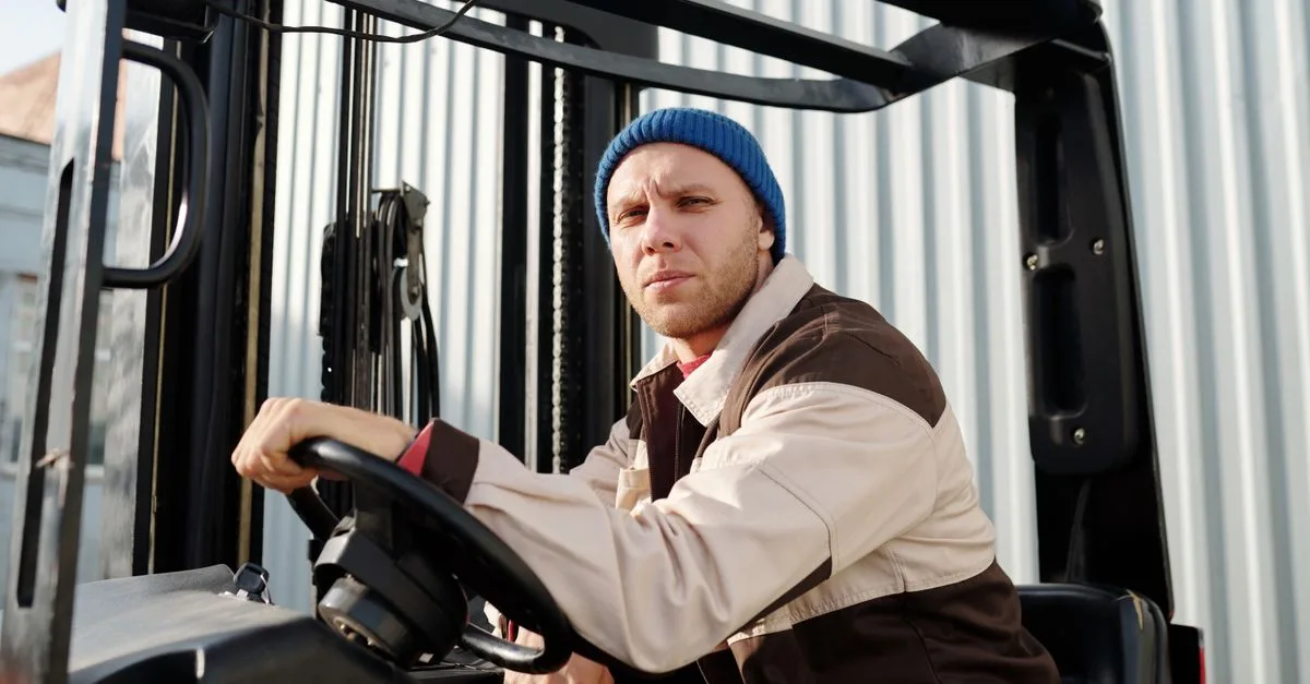 découvrez les démarches, les exigences et les options de formation pour renouveler votre driver cpc et conserver votre qualification professionnelle de conducteur.