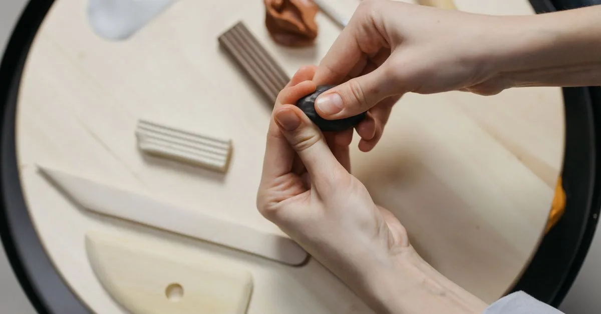 découvrez la durée de la formation fimo, son organisation et les étapes à prévoir pour obtenir votre qualification professionnelle de conducteur.